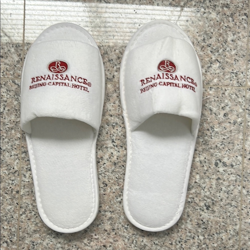 $10 or 2/$15 NWOT Renaissance Beijing Capital Hotel open toe slippers size 11”